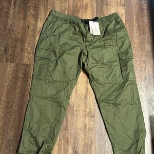 National Geographic NWTs size XXL green cargo pants